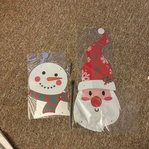 Source Unknown Red and Green Holiday Decor Set